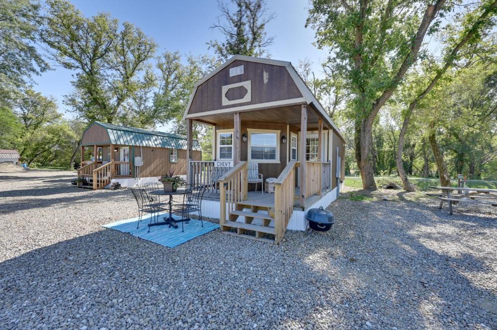 Cabin with Trail and Pond Access in Steamboat Rock!
